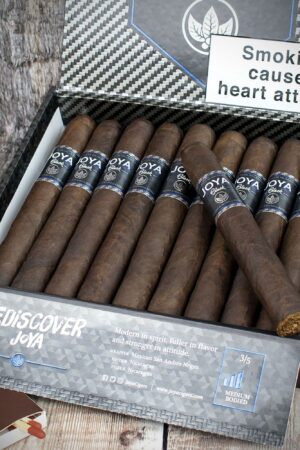 Joya de Nicaragua Black Toro Cigars – Box of 20