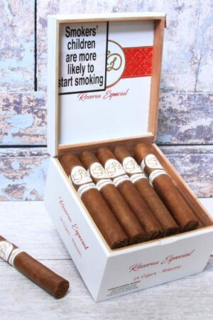 La Flor Dominicana Reserva Especial | Robusto Cigar – Box of 24 Cigars