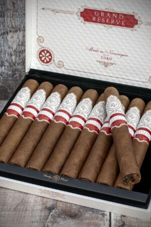 Rocky Patel Grand Reserve Robusto – Box of 10 Cigars